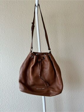 Michael Michael Kors large drawstring pebbled leather shoulder bag